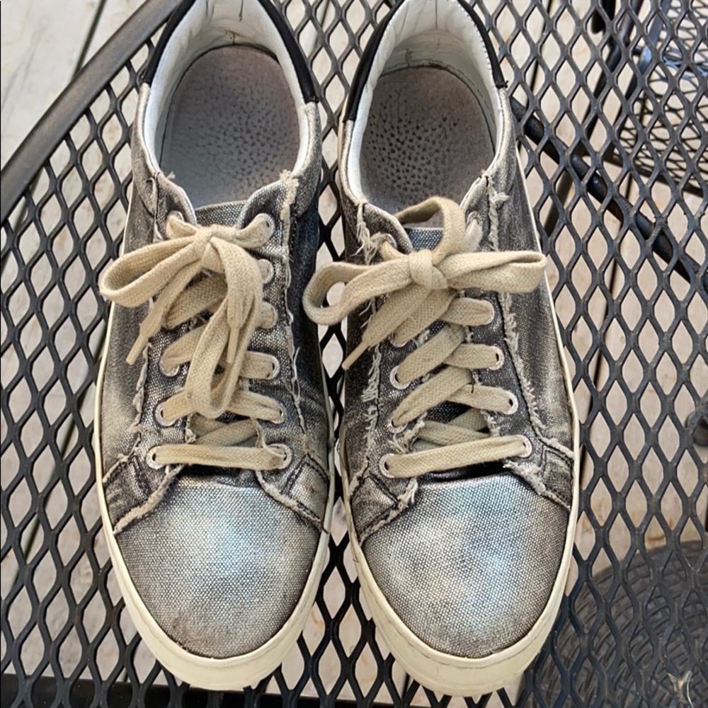 Metallic j slide platforms, size 10